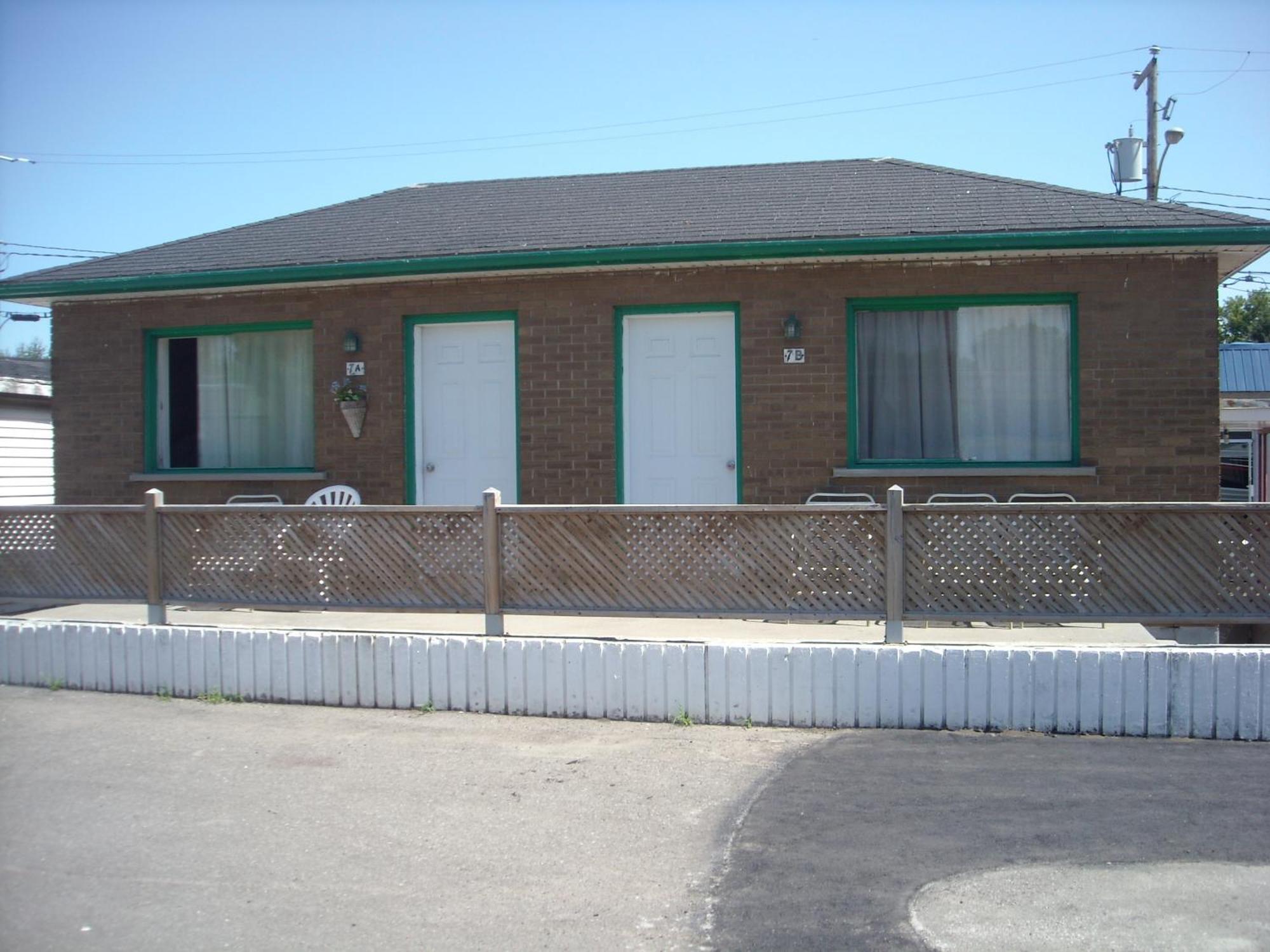 Motel Montreal Notre-Dame-de-l'Ile-Perrot Kültér fotó