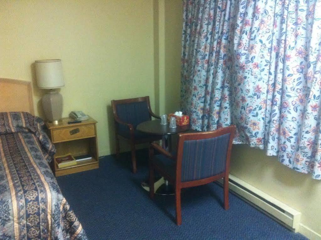 Motel Montreal Notre-Dame-de-l'Ile-Perrot Kültér fotó