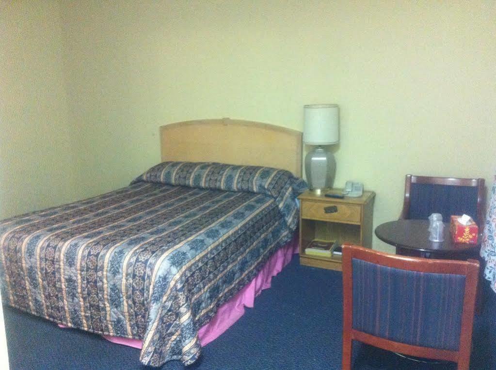 Motel Montreal Notre-Dame-de-l'Ile-Perrot Kültér fotó